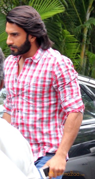 Ranveer Singh Promoting Lootera Movie 