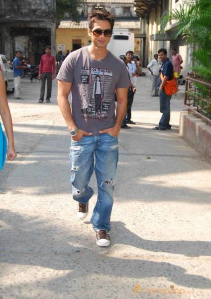 Shahid Kapoor At Filmistan Studio 