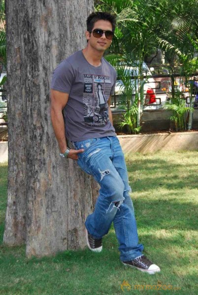 Shahid Kapoor At Filmistan Studio 