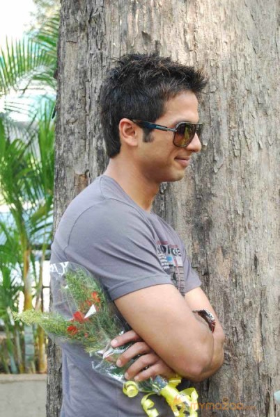 Shahid Kapoor At Filmistan Studio 