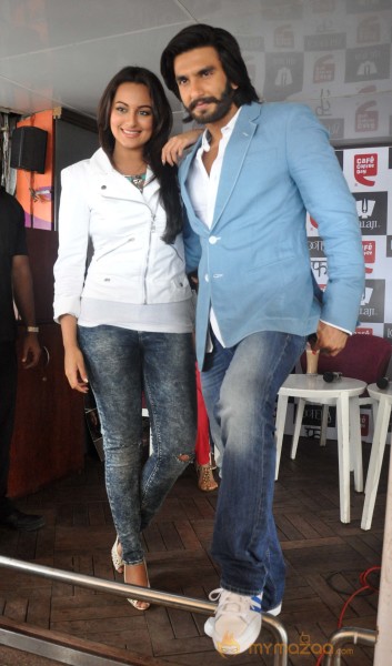 Sonakshi-Ranveer Promote Lootera at Cafe Coffee Day Photos 