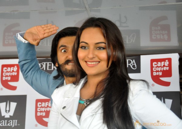 Sonakshi-Ranveer Promote Lootera at Cafe Coffee Day Photos 