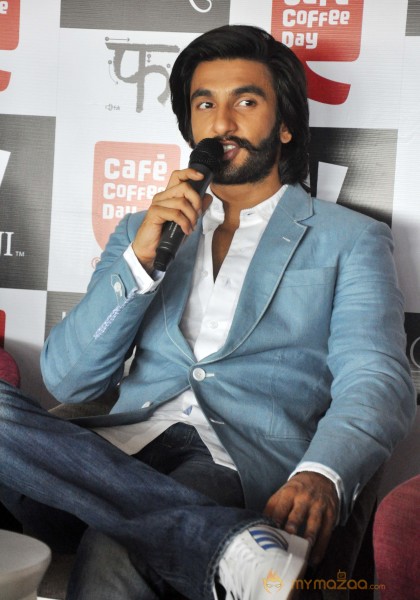 Sonakshi-Ranveer Promote Lootera at Cafe Coffee Day Photos 