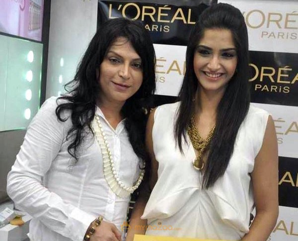 Sonam Kapoor at the launch of Spring Summer 2010 look ‘Golden Girl’ in Mumbai