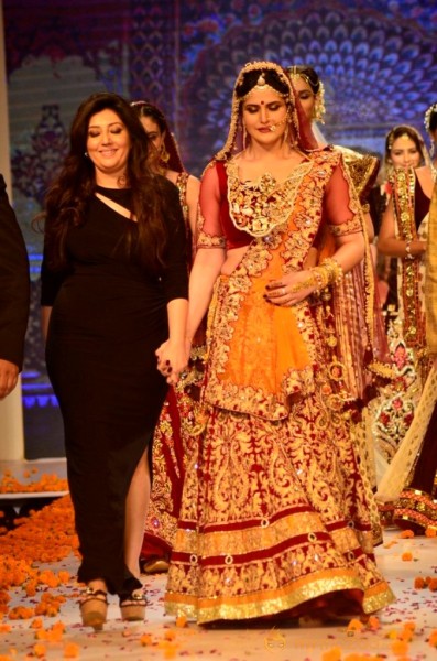 Zareen Khan at Iigj At Iijw 2014