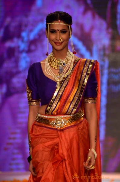 Zareen Khan at Iigj At Iijw 2014