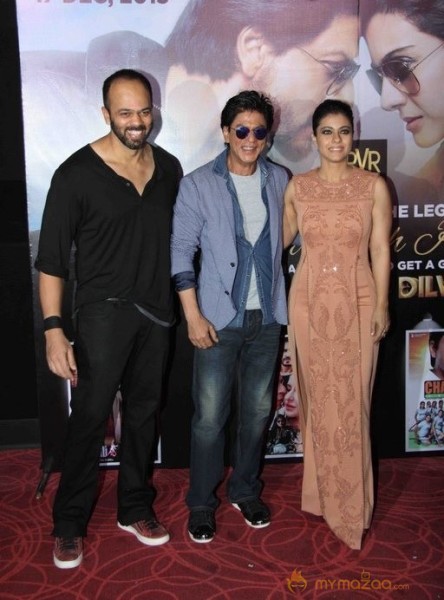 SRK And Kajol At Sneak Preview Show Of Dilwale