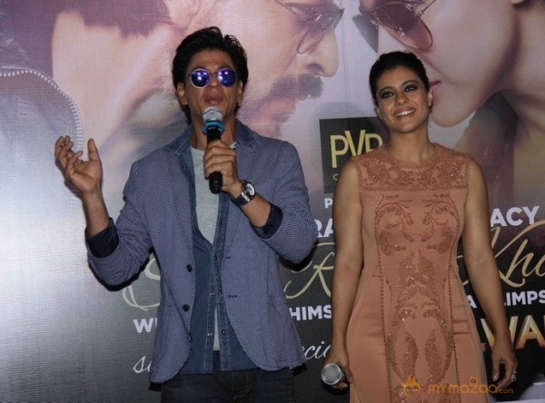 SRK And Kajol At Sneak Preview Show Of Dilwale