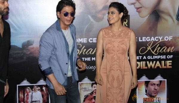 SRK And Kajol At Sneak Preview Show Of Dilwale