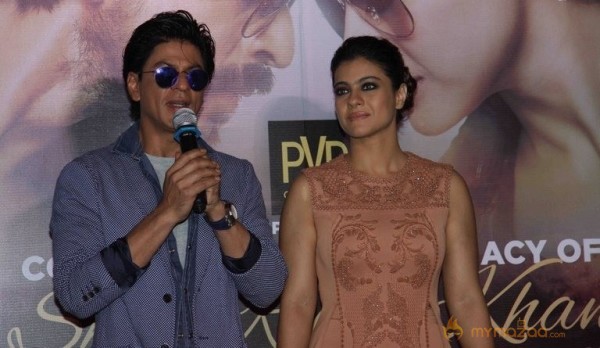 SRK And Kajol At Sneak Preview Show Of Dilwale