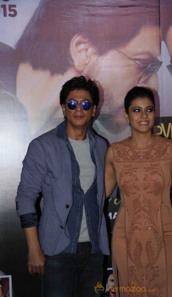 SRK And Kajol At Sneak Preview Show Of Dilwale