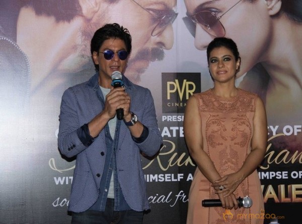 SRK And Kajol At Sneak Preview Show Of Dilwale