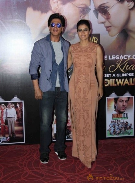 SRK And Kajol At Sneak Preview Show Of Dilwale