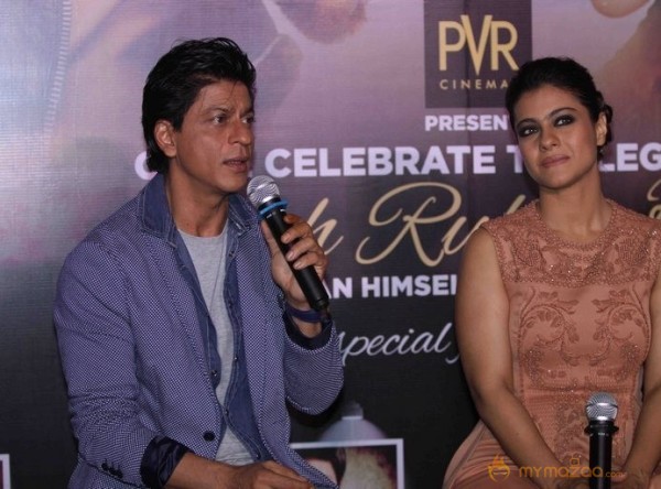 SRK And Kajol At Sneak Preview Show Of Dilwale