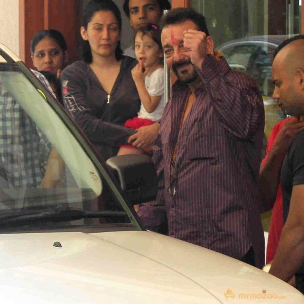 Sanjay Dutt leaving for Jail Photos 