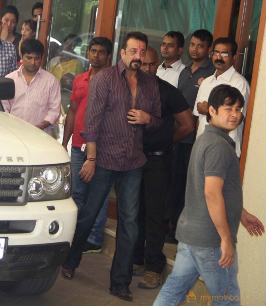 Sanjay Dutt leaving for Jail Photos 