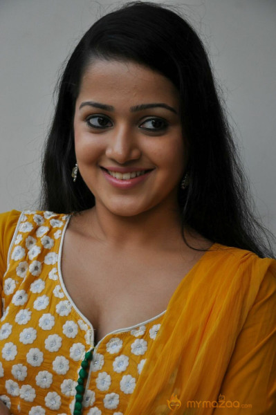 Cute Samskruthy Shenoy Random Images