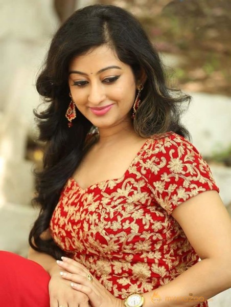 Tamil Actress Tejaswini Hot Photoshoot on Gagra