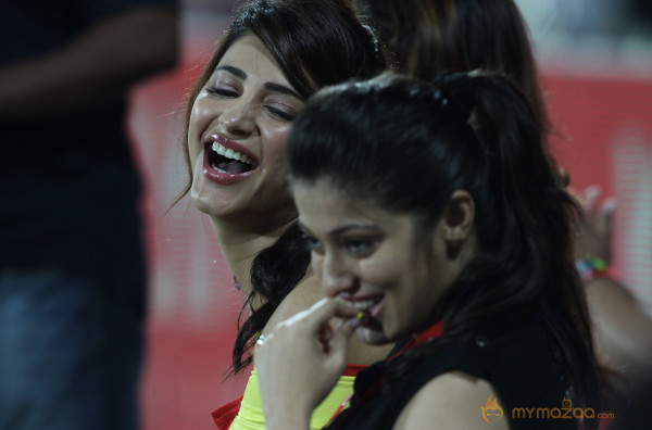 Chennai Rhinos Vs Bengal Tigers CCL 3 Match Gallery 