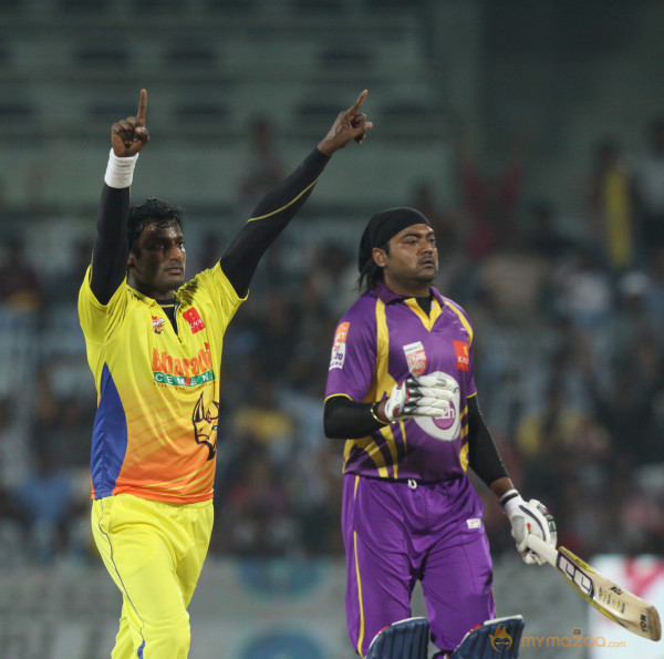 Chennai Rhinos Vs Bengal Tigers CCL 3 Match Gallery 