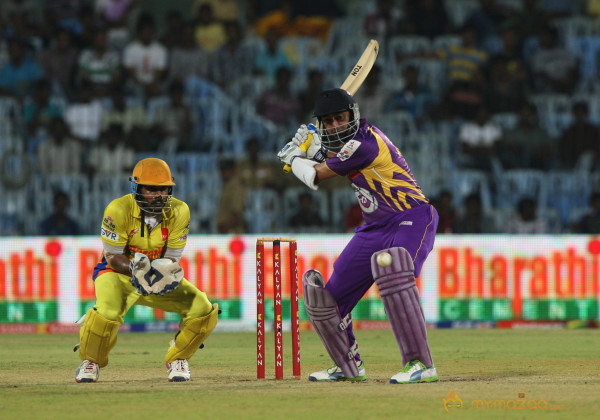 Chennai Rhinos Vs Bengal Tigers CCL 3 Match Gallery 