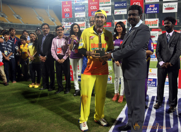 Chennai Rhinos Vs Bengal Tigers CCL 3 Match Gallery 