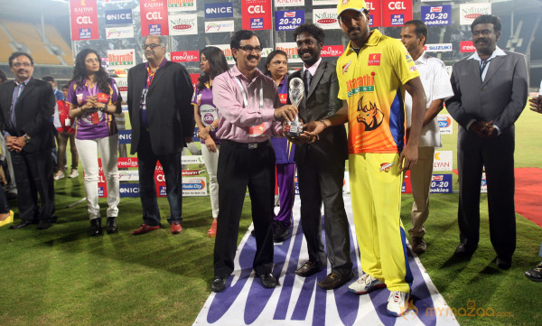 Chennai Rhinos Vs Bengal Tigers CCL 3 Match Gallery 