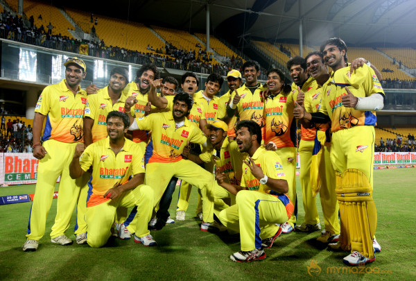 Chennai Rhinos Vs Bengal Tigers CCL 3 Match Gallery 