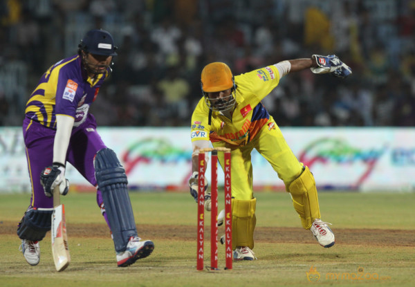 Chennai Rhinos Vs Bengal Tigers CCL 3 Match Gallery 