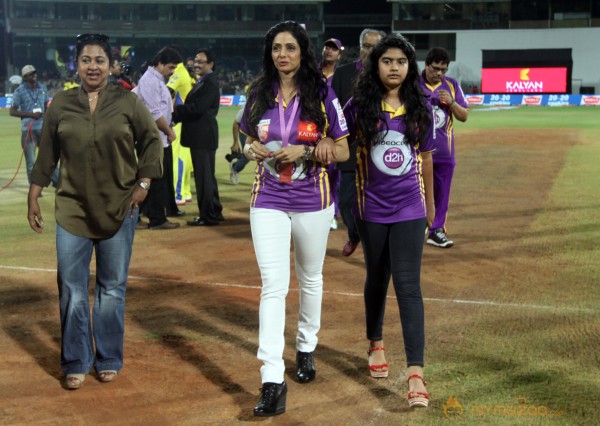 Chennai Rhinos Vs Bengal Tigers CCL 3 Match Gallery 