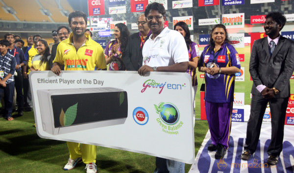 Chennai Rhinos Vs Bengal Tigers CCL 3 Match Gallery 