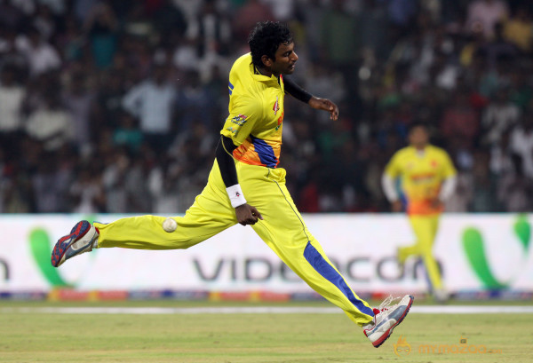 Chennai Rhinos Vs Bengal Tigers CCL 3 Match Gallery 