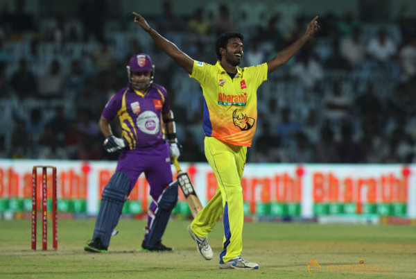 Chennai Rhinos Vs Bengal Tigers CCL 3 Match Gallery 