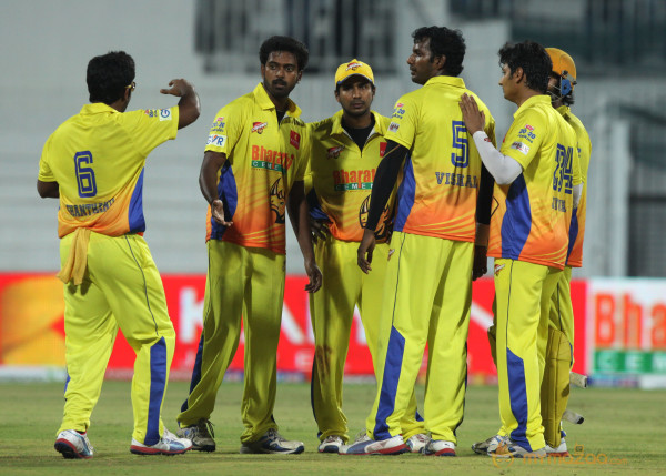 Chennai Rhinos Vs Bengal Tigers CCL 3 Match Gallery 