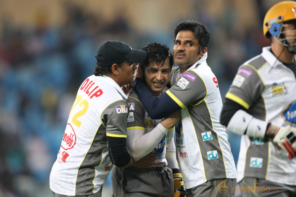  Chennai Rhinos Vs Mumbai Heroes CCL 3 Match Gallery 