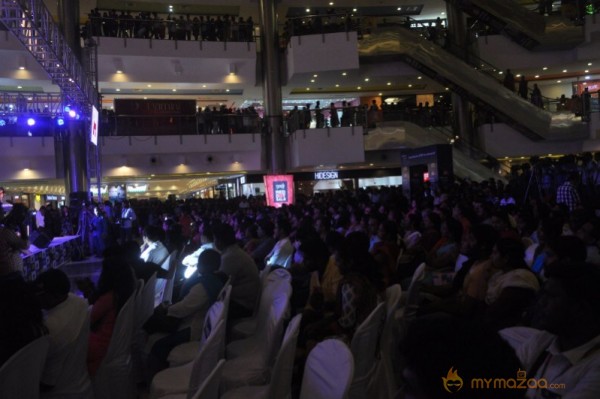 Hariharan Live Concert at Vijayamall Stills