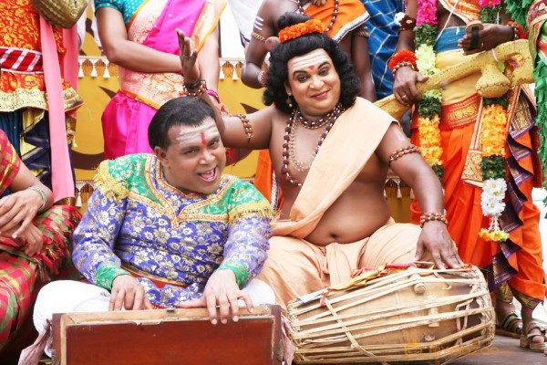 Kaaviyaththalaivan Movie Stills