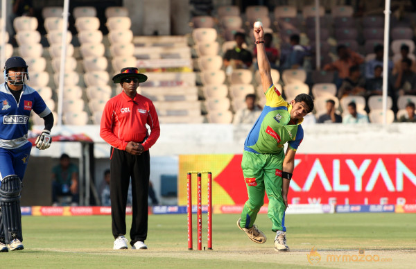  Kerala Strikers vs Karnataka Bulldozers Semi Final Gallery 