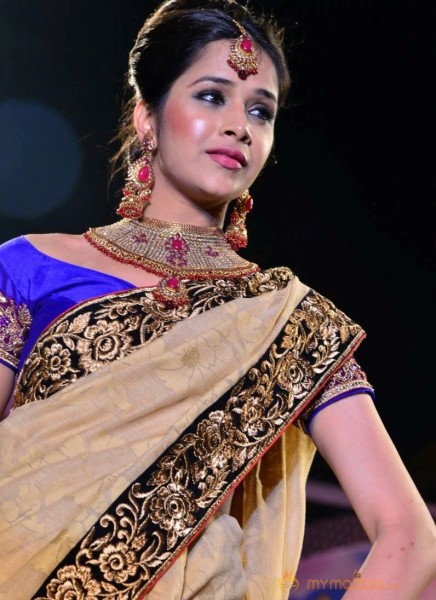 Models Saree Fashion Show Photos