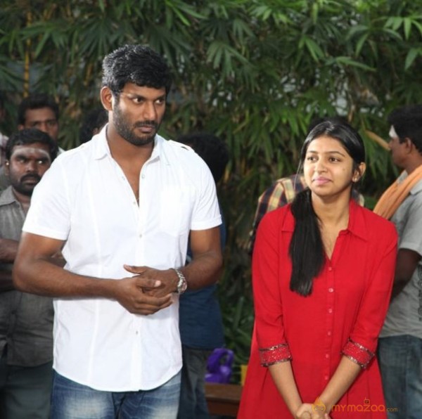 Naan Sigappu Manithan Movie Launch Photos