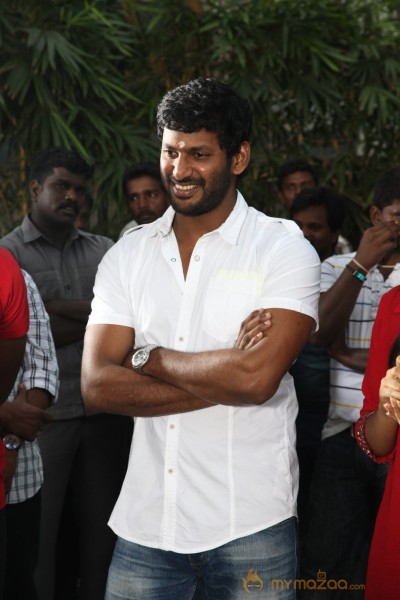 Naan Sigappu Manithan Movie Launch Photos