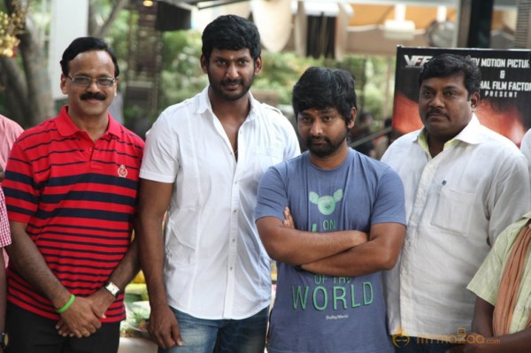 Naan Sigappu Manithan Movie Launch Photos