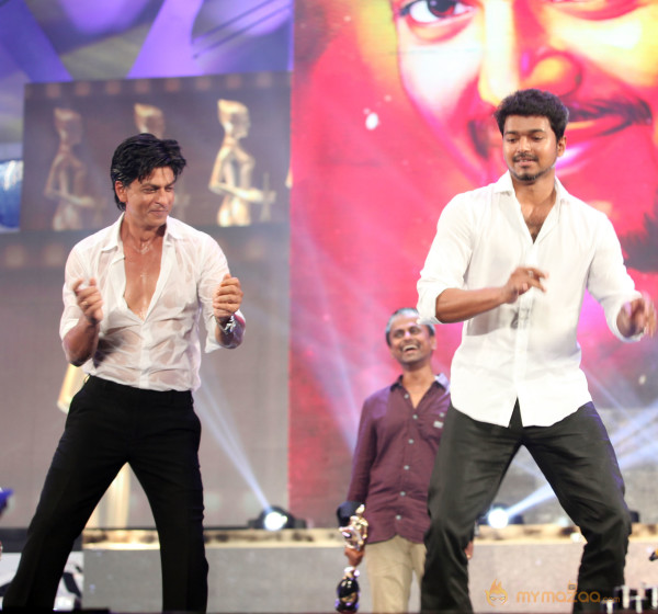 Shahrukh Khan At 7th Annual Vijay Awards  