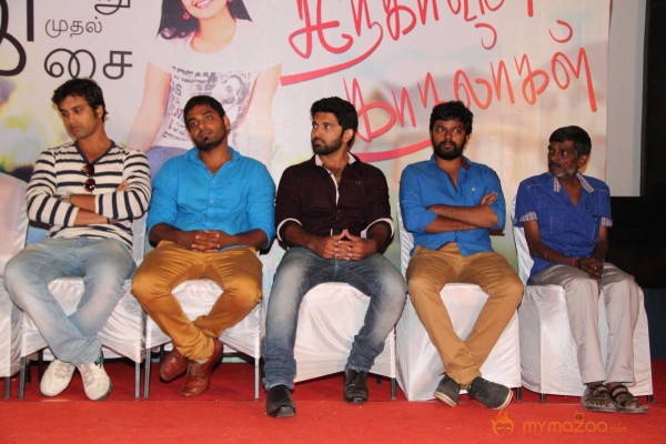 Snehavin Kadhalargal Press Meet Photos