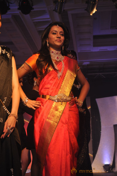 Trisha At NAC Jewellers Press Conference & Fashion Show 