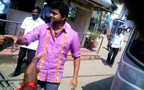 Vijay Velayutham  Location Stills