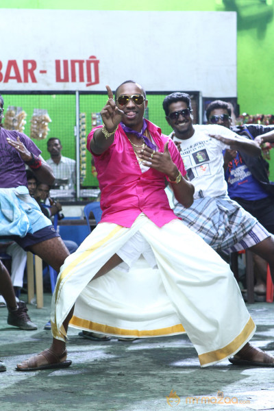 Cricketer Dwayne Bravo At Ula Movie Onlocation Stills 