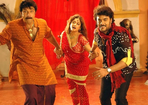 Guru Shishyan 2010 Movie Stills