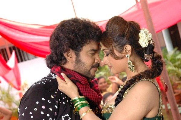 Guru Shishyan 2010 Movie Stills