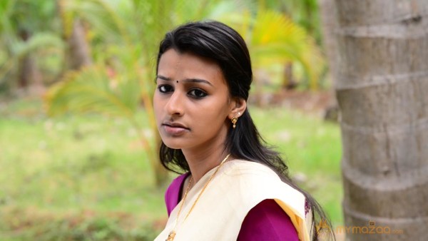 Kadhal Theeyai Kaiyil Edu Movie Stills 